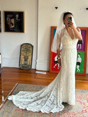 Beautiful David's Bridal T9512 Lace Ivory Size 8 Wedding Gown